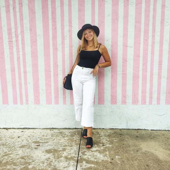 Meet your Posher, Lauren - Picture 1 of 8